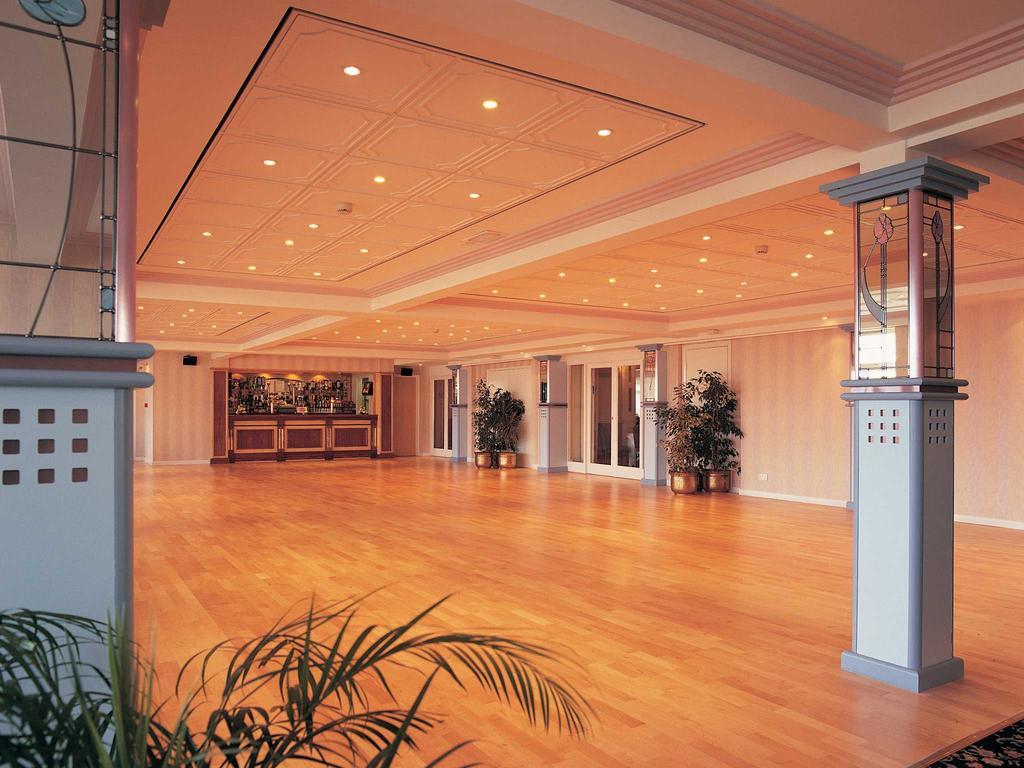Tlh Carlton Hotel And Spa - Tlh Leisure And Entertainment Resort Torquay Exterior photo